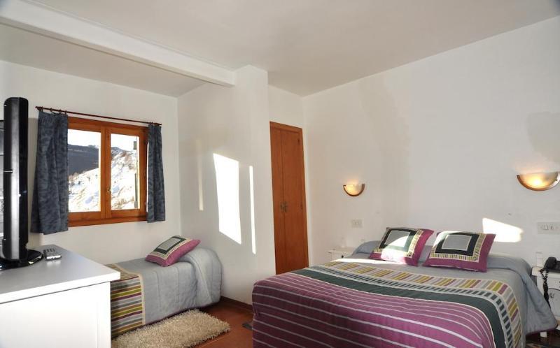 Hotel Tirol Formigal Bagian luar foto