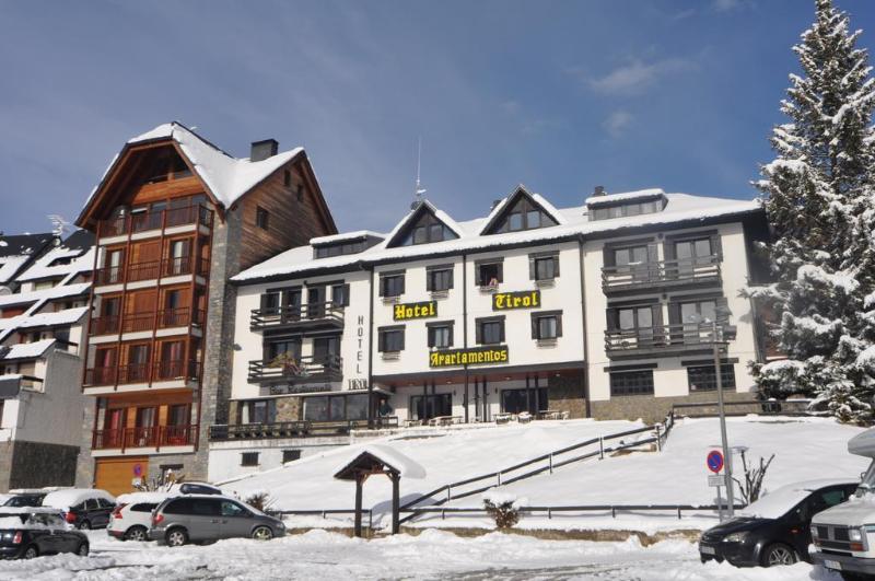 Hotel Tirol Formigal Bagian luar foto